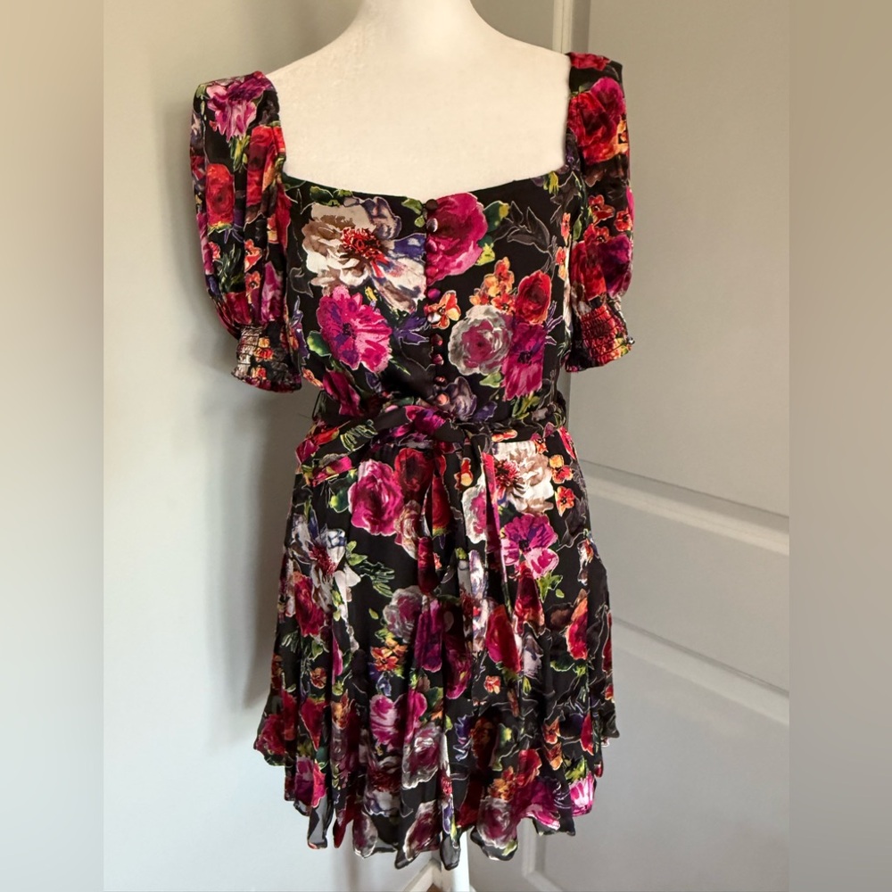 NWOT ALICE + OLIVIA Mina Belted Floral Mini-Dress
